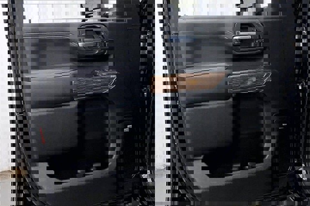 Used 2022 Chevrolet Silverado 3500 High Country image 21