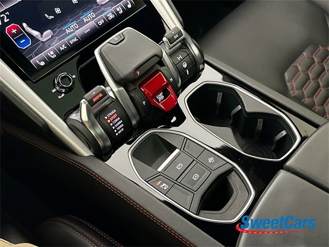 Used 2020 Lamborghini Urus Base image 34