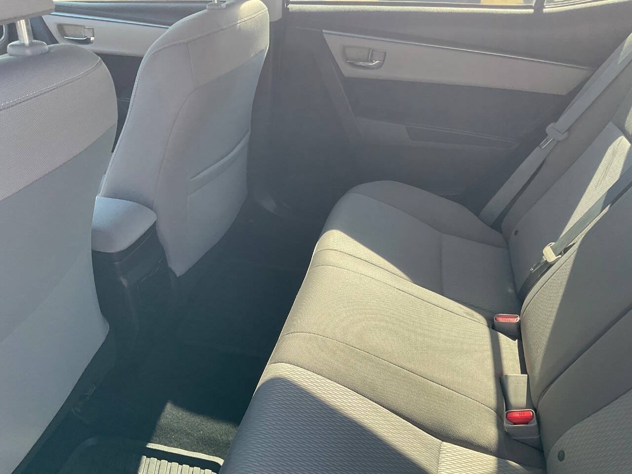 Used 2014 Toyota Corolla LE FWD image 12