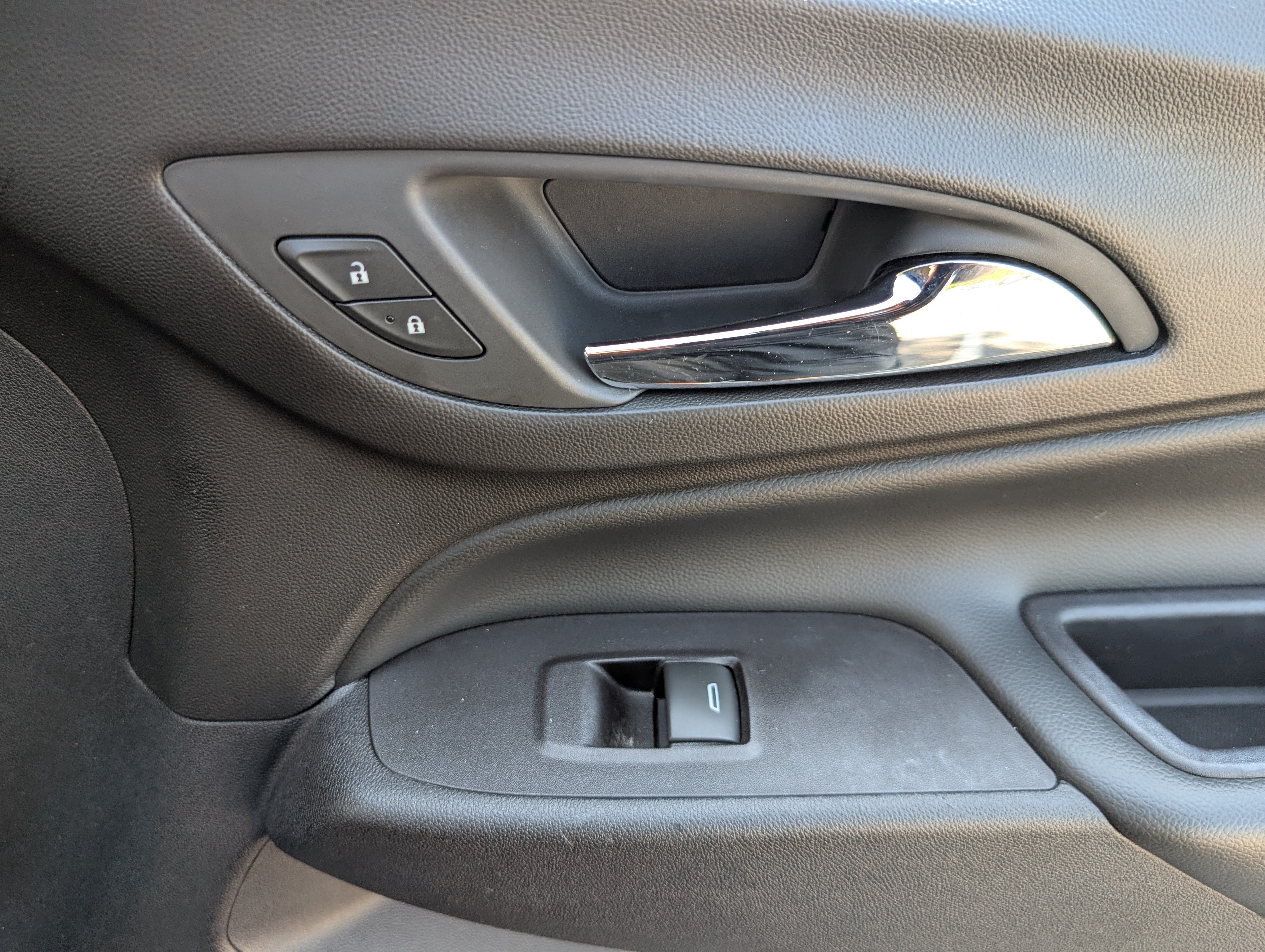 Used 2018 Chevrolet Equinox LT FWD image 21