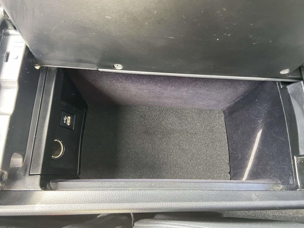 Used 2023 Toyota Crown Limited image 29