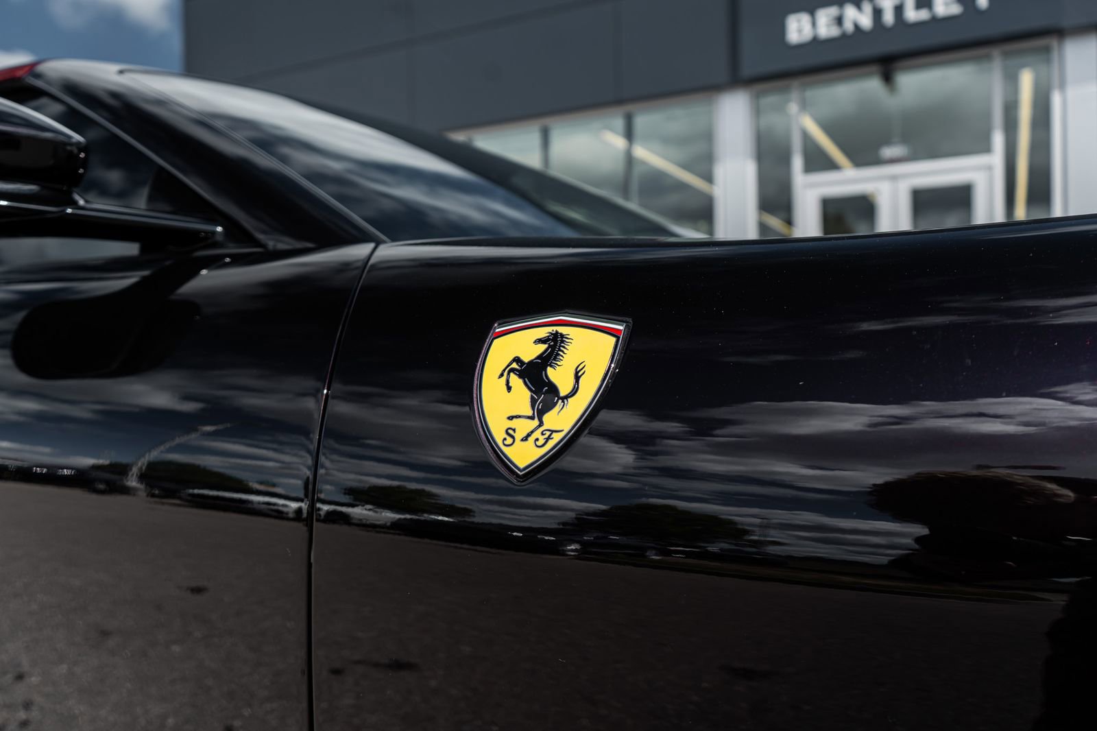 Used 2024 Ferrari Roma Spider RWD image 17