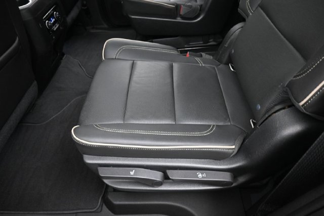 Used 2021 Chevrolet Tahoe Premier w/ Premium Package AWD/4WD image 23