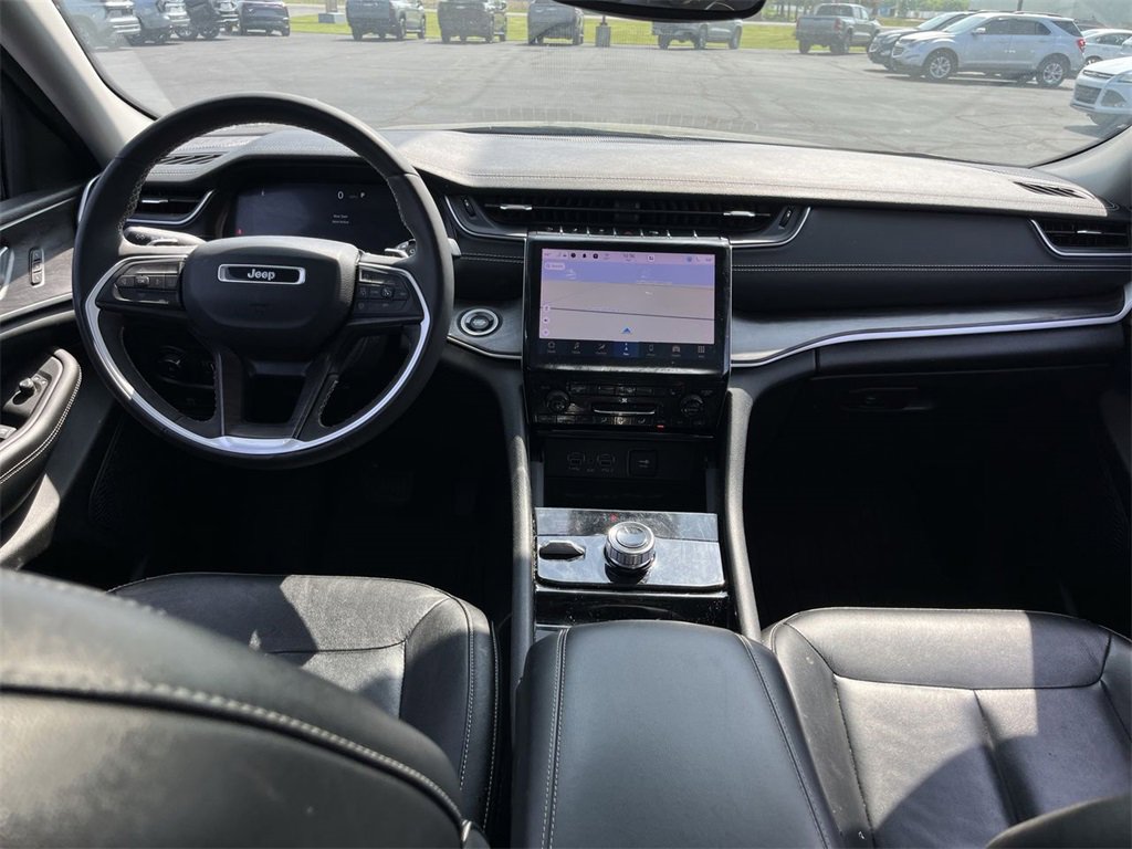 Used 2023 Jeep Grand Cherokee L Limited w/ Black Appearance Package image 21