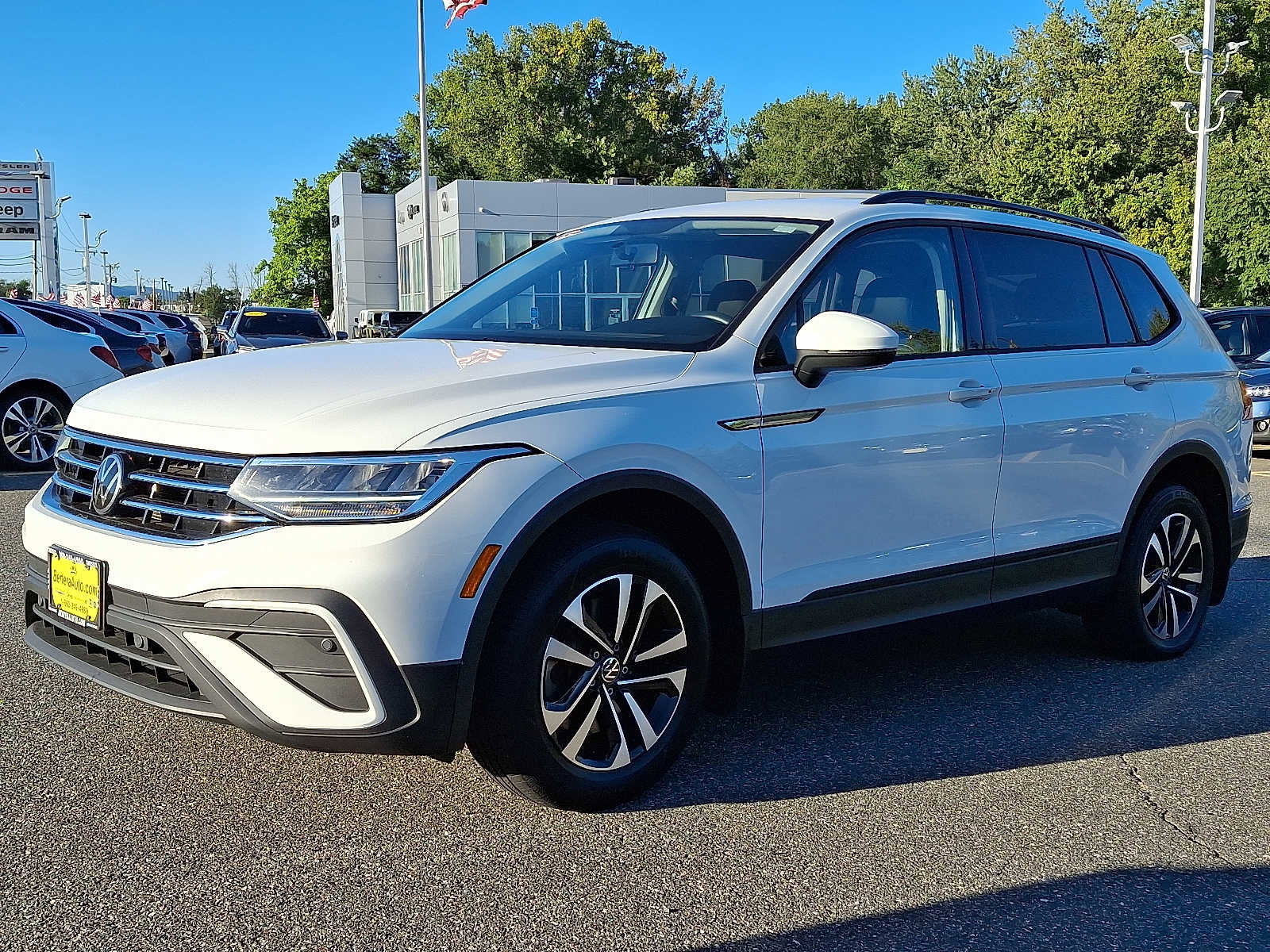 Used 2022 Volkswagen Tiguan S image 3