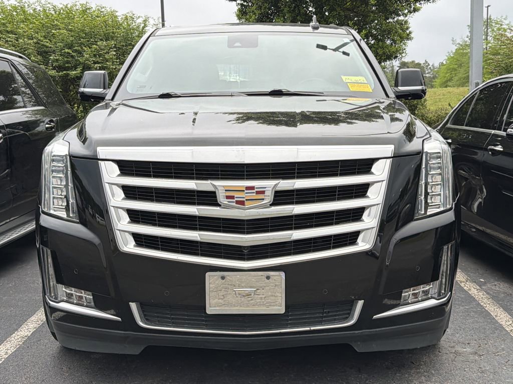 Used 2020 Cadillac Escalade Luxury AWD/4WD image 2