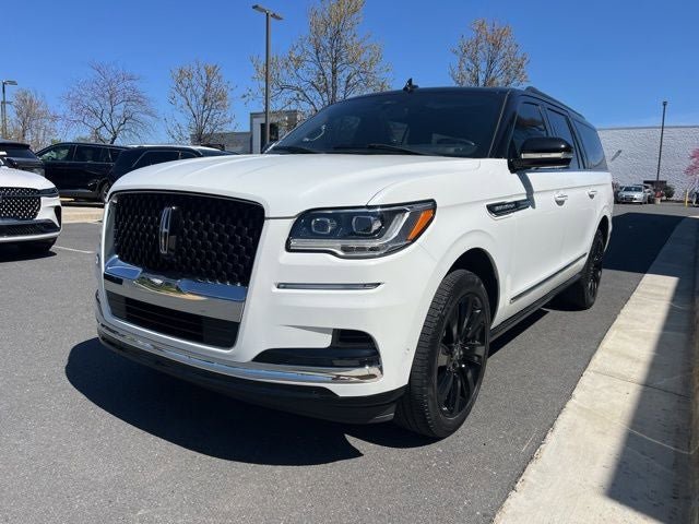 Used 2023 Lincoln Navigator L Black Label image 3