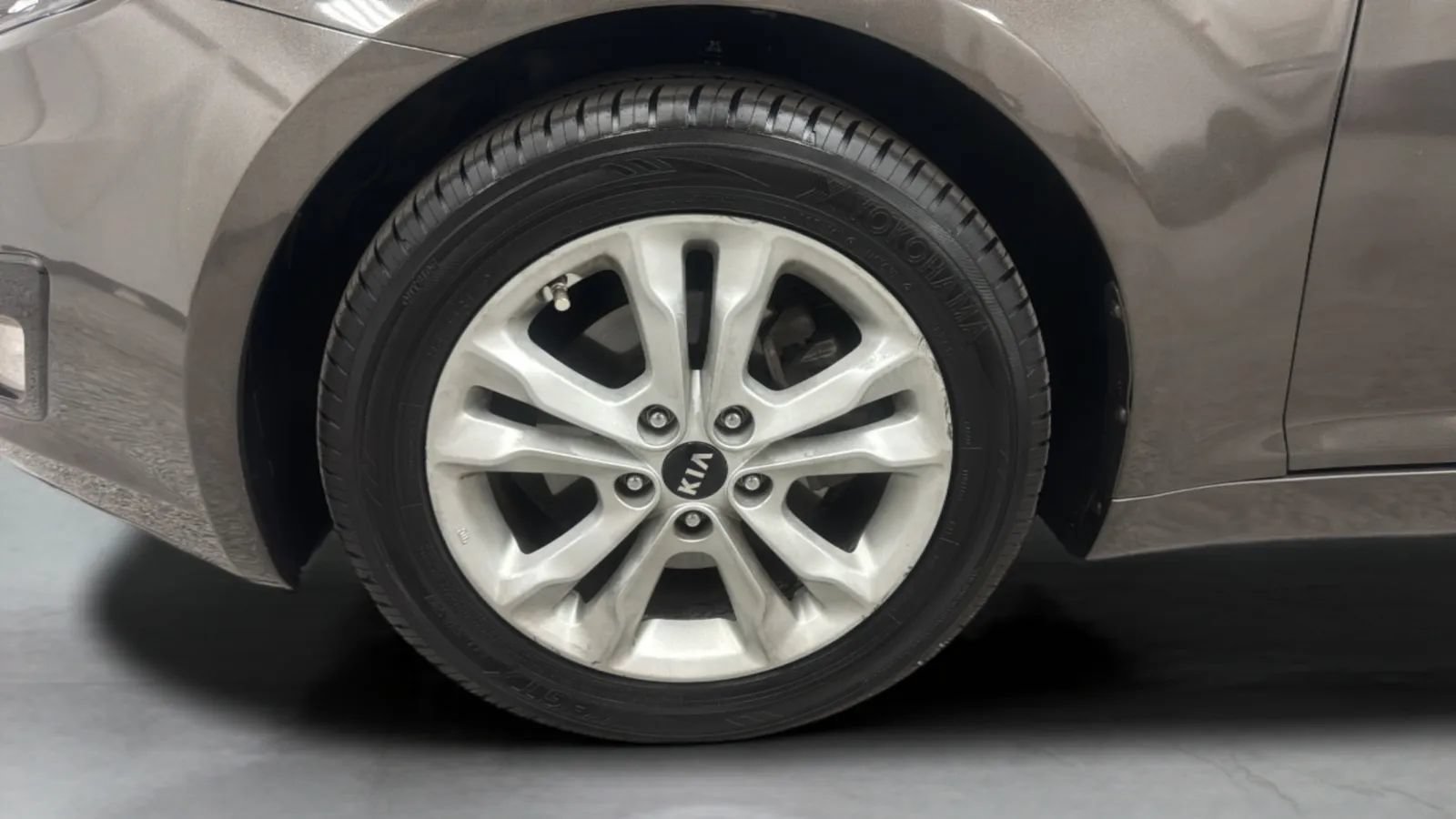 Used 2011 Kia Optima EX FWD image 26