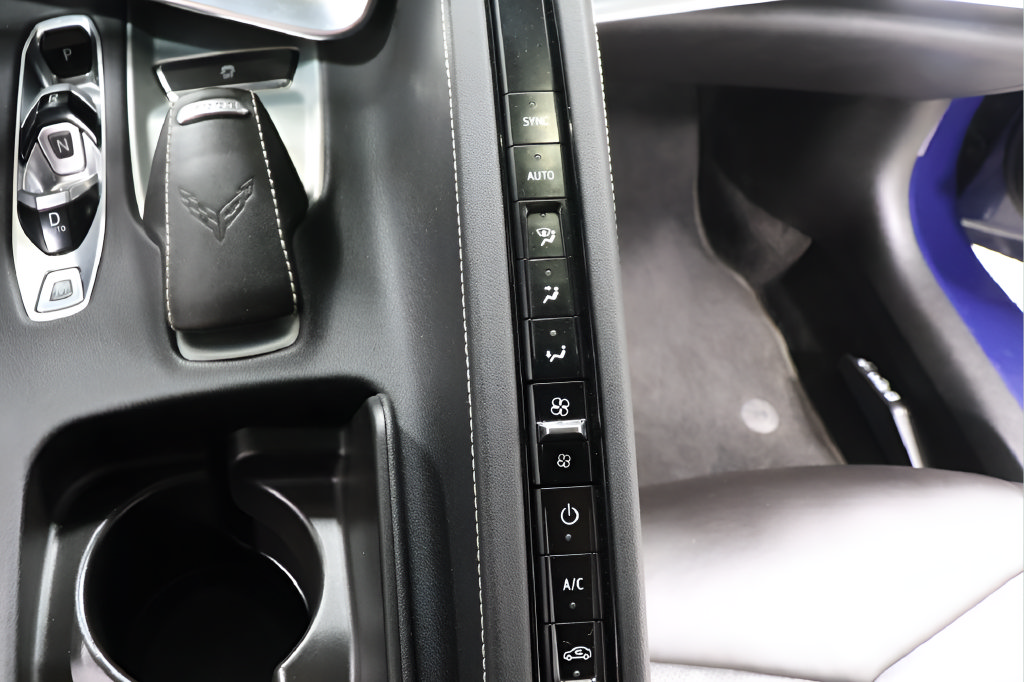 Used 2025 Chevrolet Corvette Stingray Coupe w/ 1LT RWD image 18