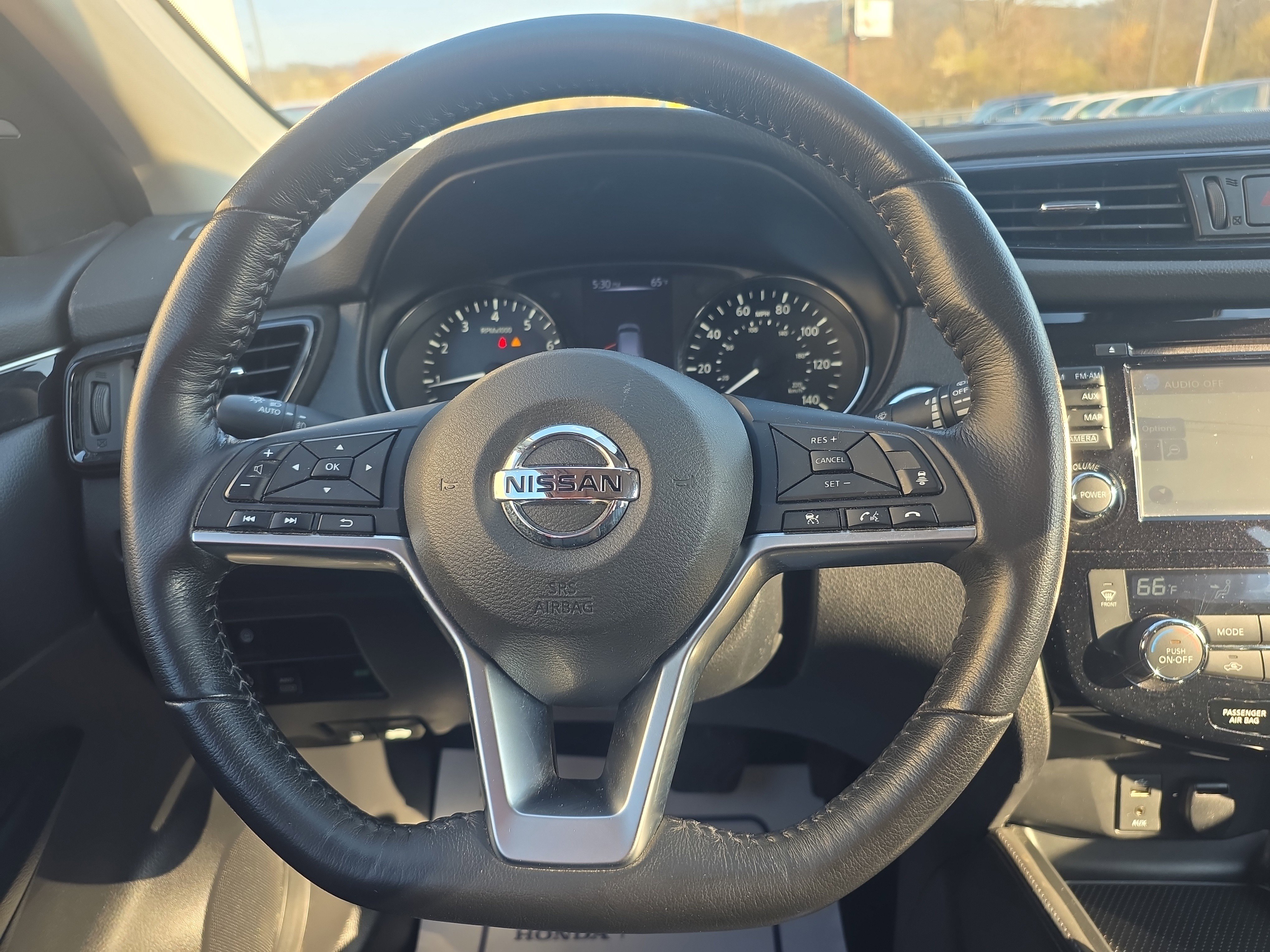 Used 2017 Nissan Rogue Sport SL w/ SL Premium Package image 19