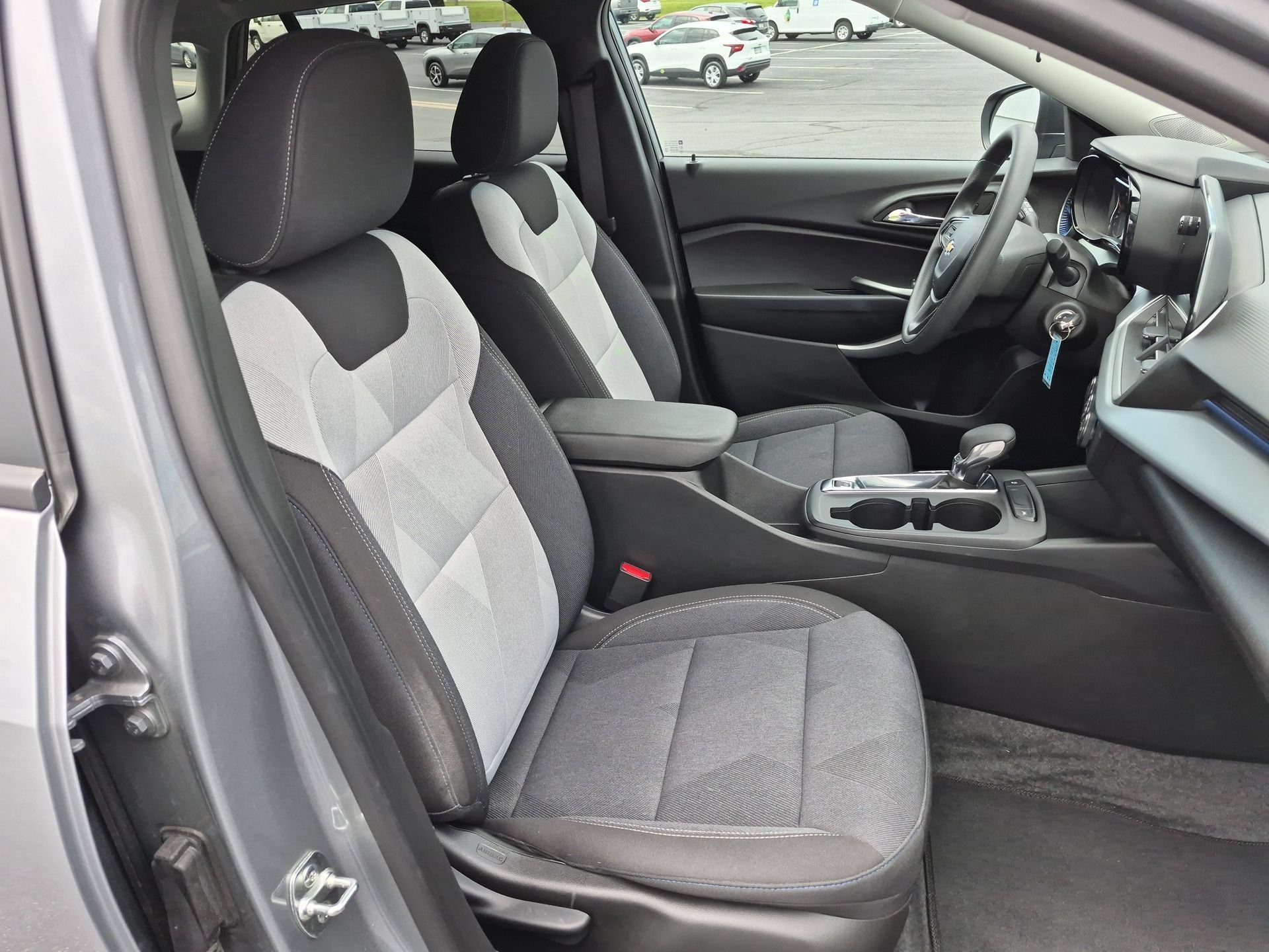 Certified 2025 Chevrolet Trax LS FWD image 27