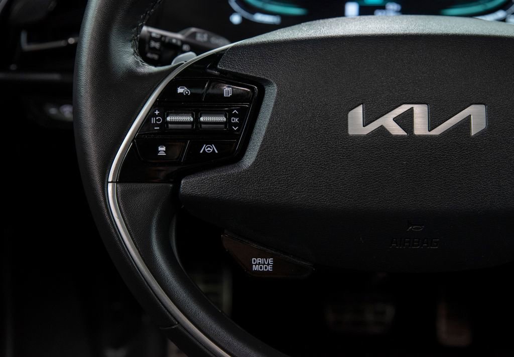 Used 2023 Kia Niro EX Touring FWD image 19