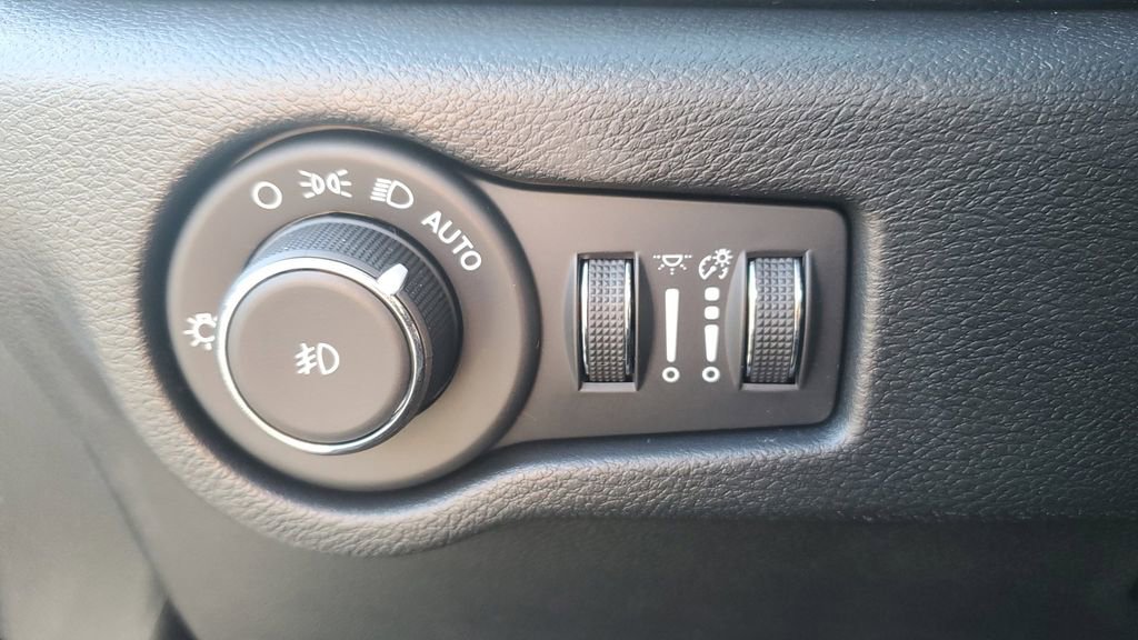 New 2026 Chrysler Pacifica Select image 21