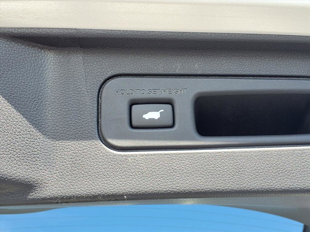 Used 2025 Honda Pilot Black Edition image 24