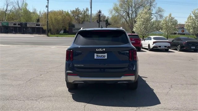 Used 2025 Kia Sorento SX image 6