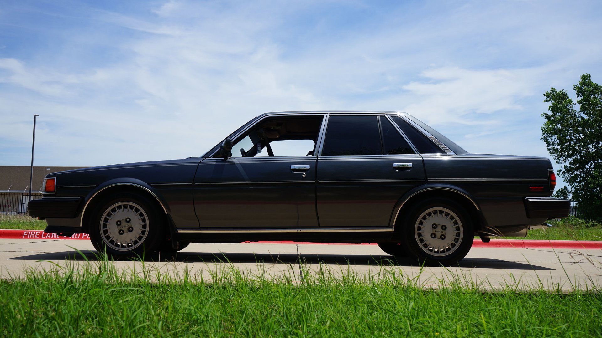 Used 1987 Toyota Cressida Sedan RWD image 7