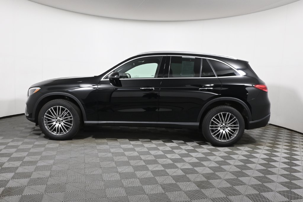 Certified 2026 Mercedes-Benz GLC 300 4MATIC image 2