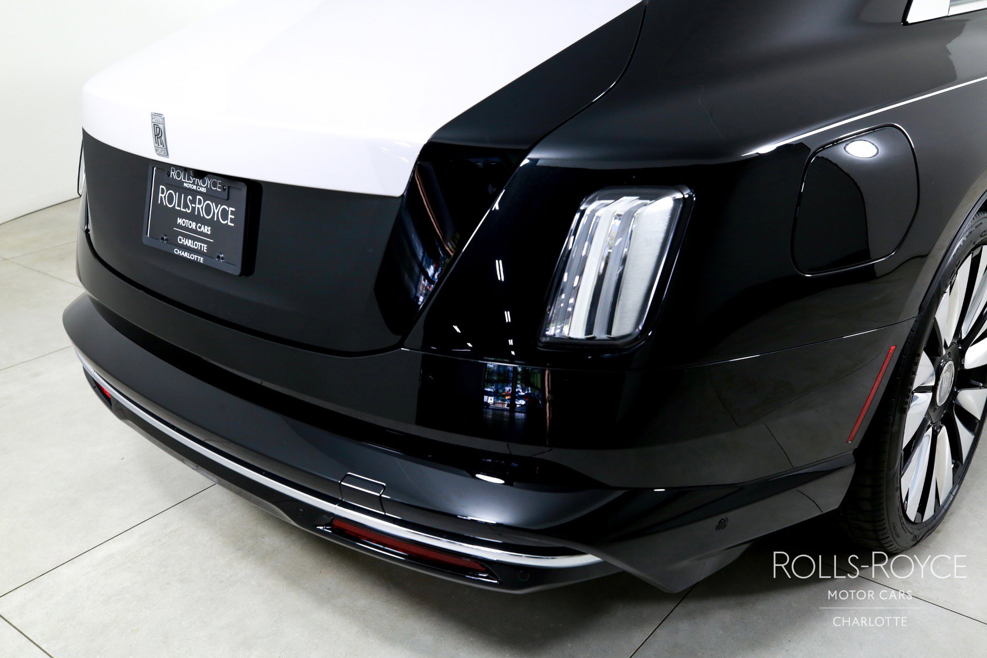 Used 2025 Rolls-Royce Spectre w/ Spectre Launch Package image 39