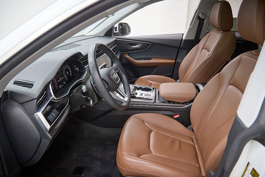 Used 2022 Audi Q8 Premium w/ Convenience Package image 19