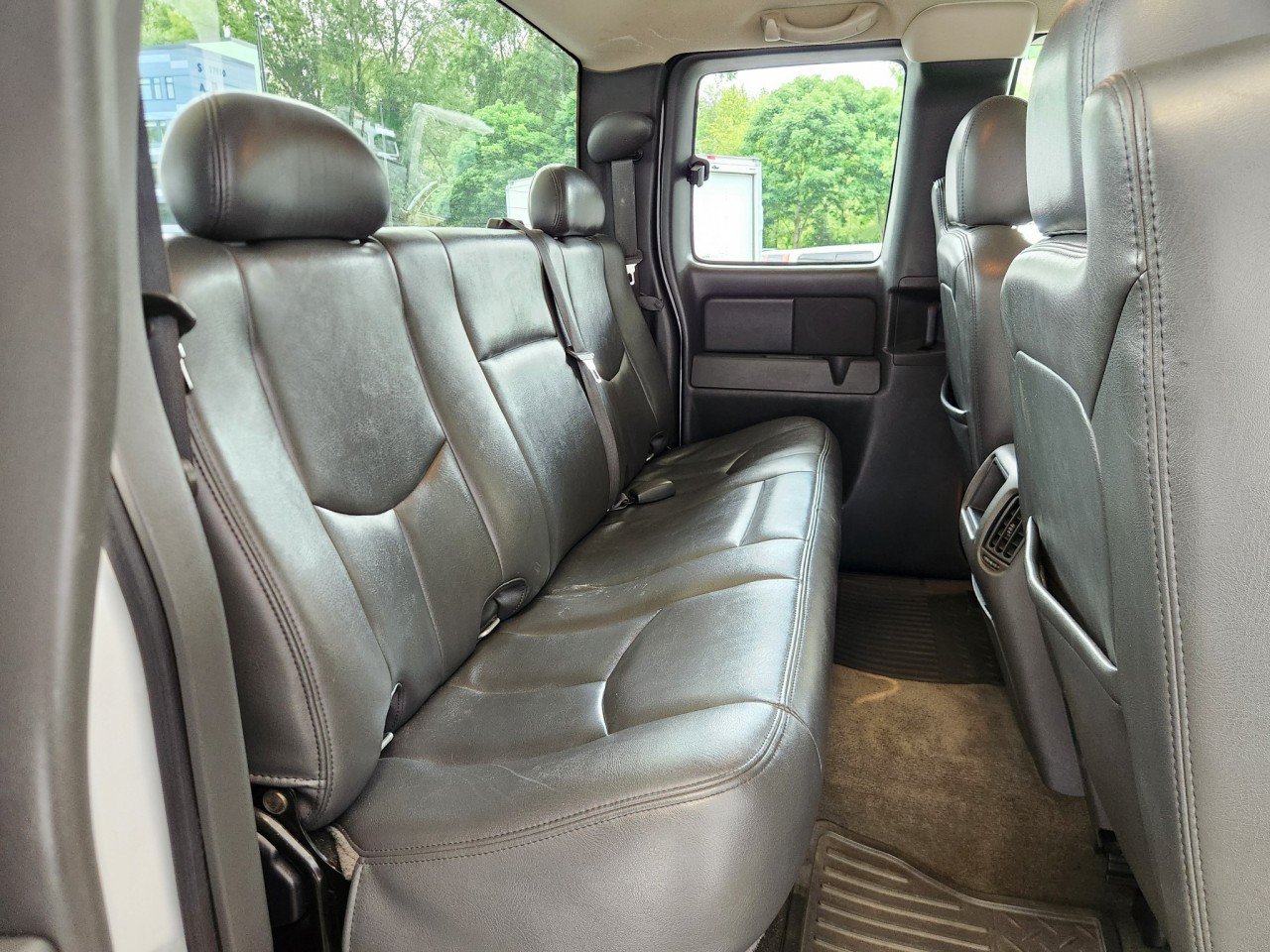 Used 2006 Chevrolet Silverado 1500 LT w/ Onstar Plus Package AWD/4WD image 18