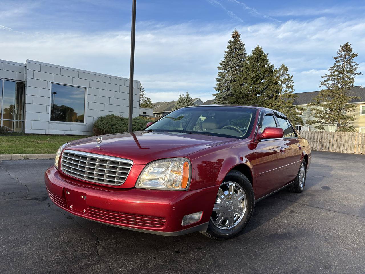 Used 2003 Cadillac De Ville w/ Comfort & Convenience Package FWD image 3