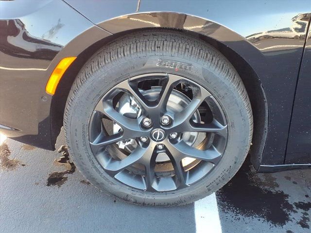 New 2026 Chrysler Pacifica Limited w/ S Appearance Package image 20