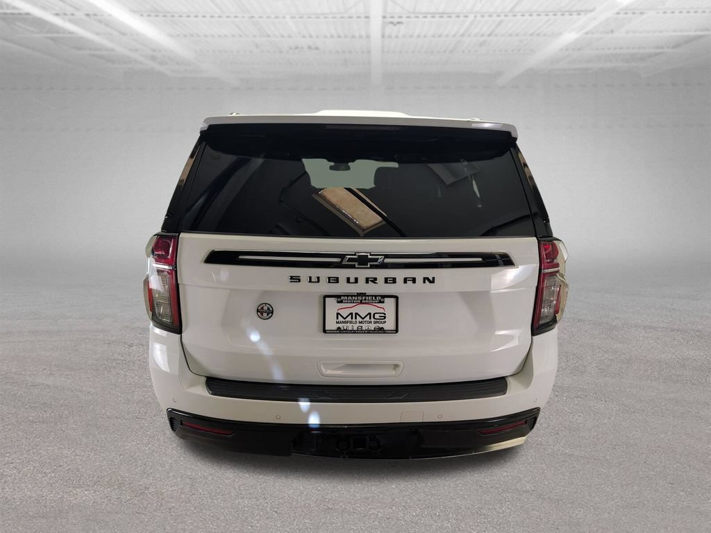 Used 2024 Chevrolet Suburban Z71 w/ Luxury Package AWD/4WD image 4