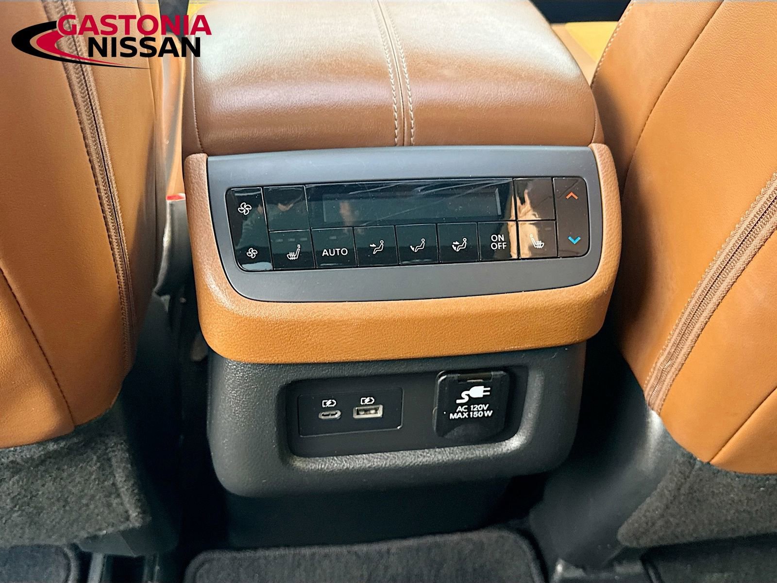 Used 2024 Nissan Pathfinder Platinum image 33