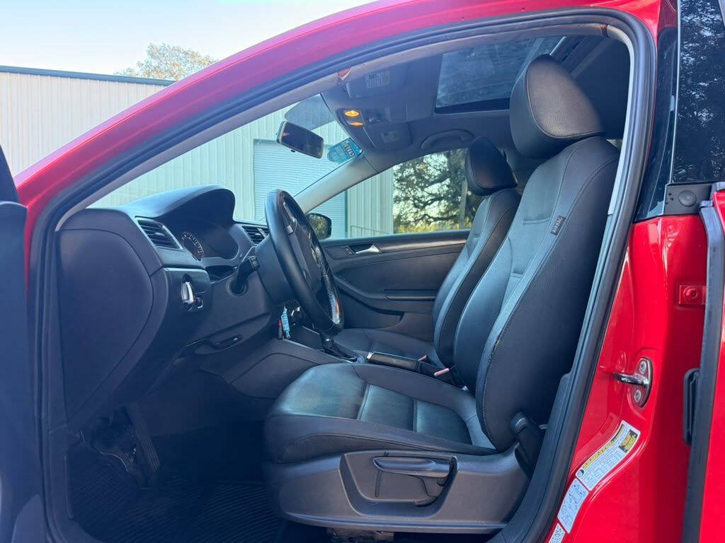 Used 2012 Volkswagen Jetta SE FWD image 9