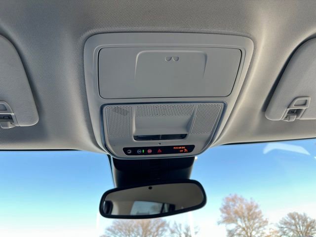 Used 2024 GMC Acadia Denali image 32