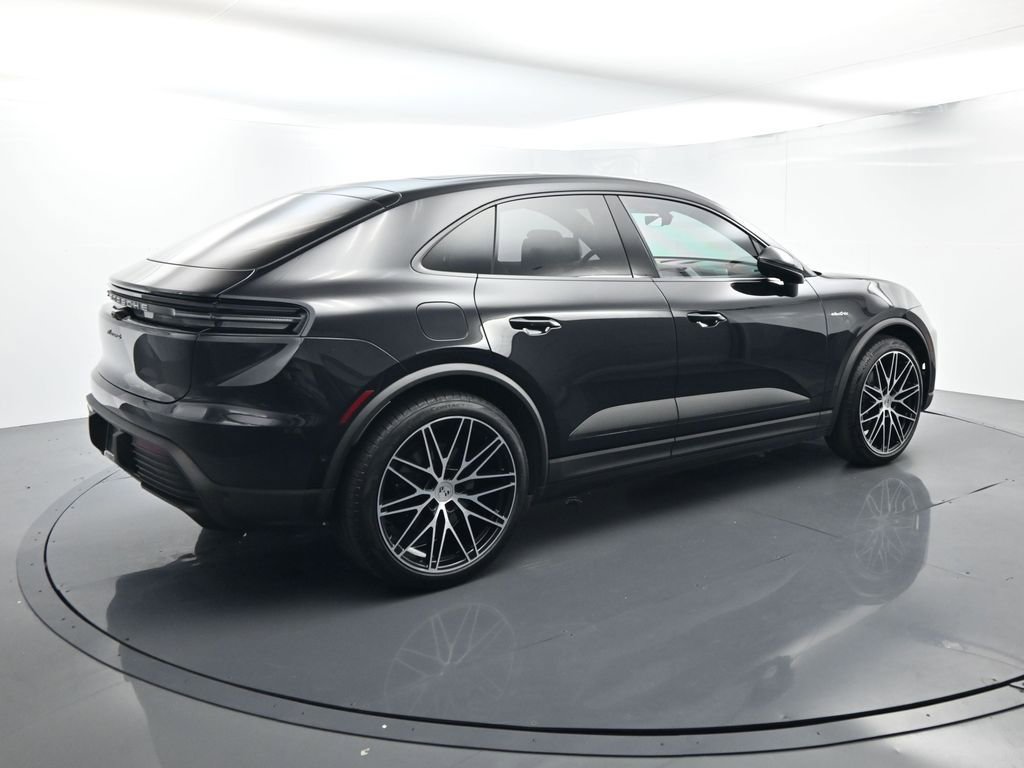 Certified 2024 Porsche Macan 4 Electric image 15