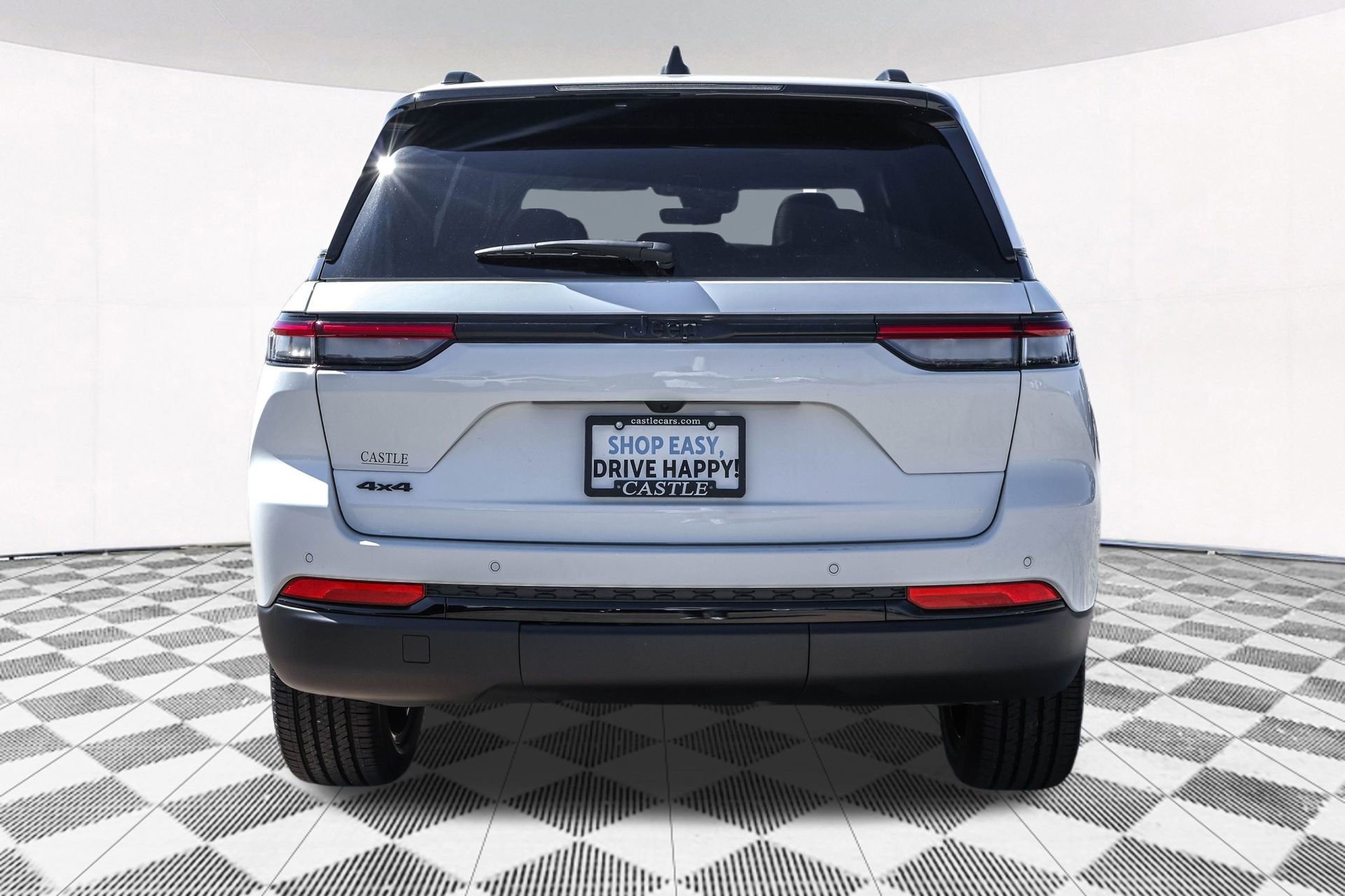 New 2025 Jeep Grand Cherokee Altitude image 13