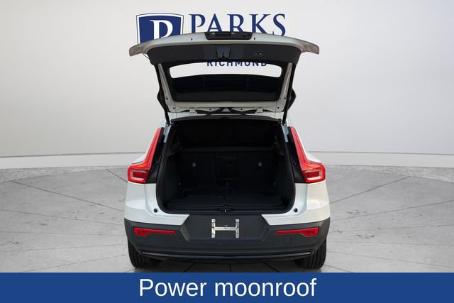 Used 2023 Volvo XC40 B4 Ultimate FWD image 19