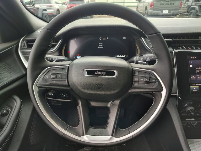 New 2025 Jeep Grand Cherokee L Laredo image 16