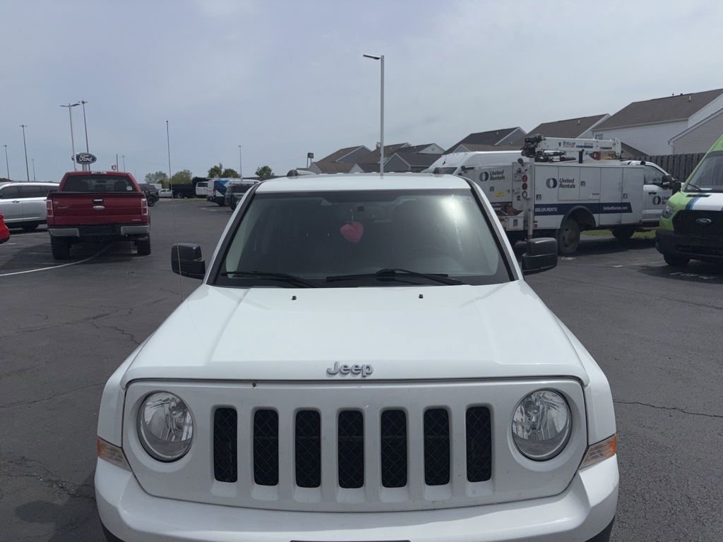 Used 2016 Jeep Patriot High Altitude FWD image 2