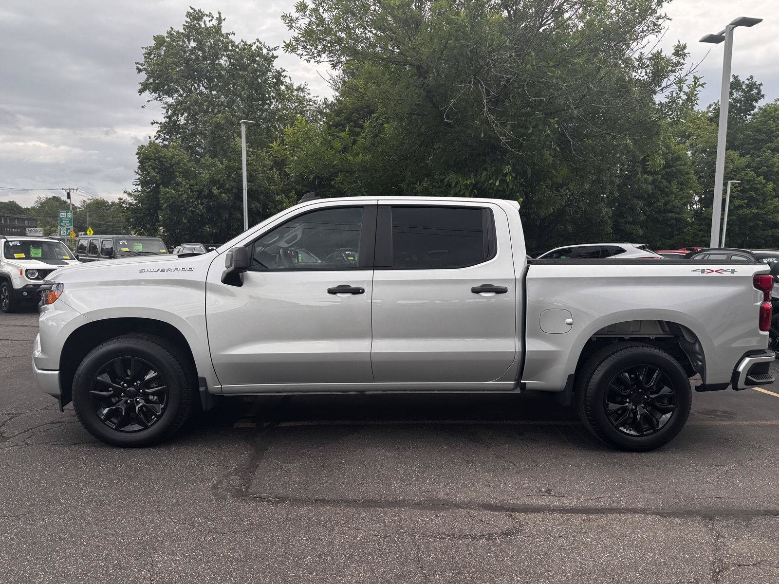 Certified 2022 Chevrolet Silverado 1500 Custom AWD/4WD image 7