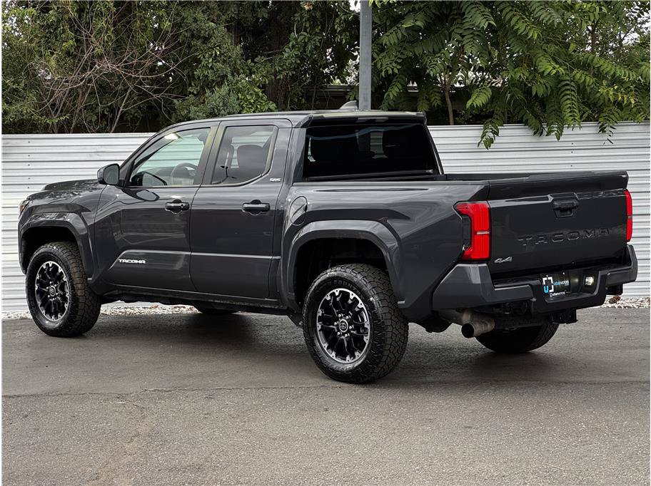 Used 2025 Toyota Tacoma SR5 AWD/4WD image 10