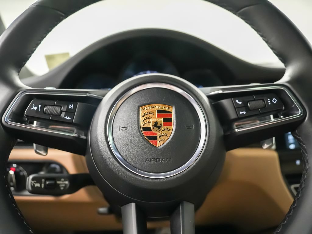 Certified 2023 Porsche Macan AWD/4WD image 26