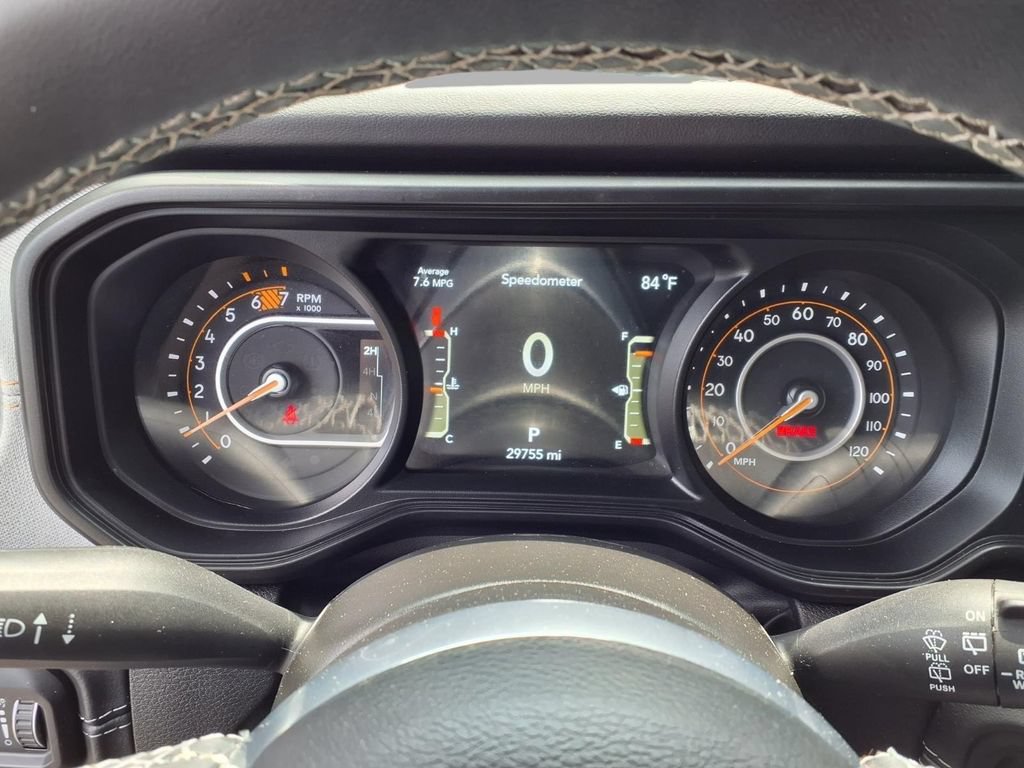 Used 2025 Jeep Wrangler Unlimited Sahara AWD/4WD image 16