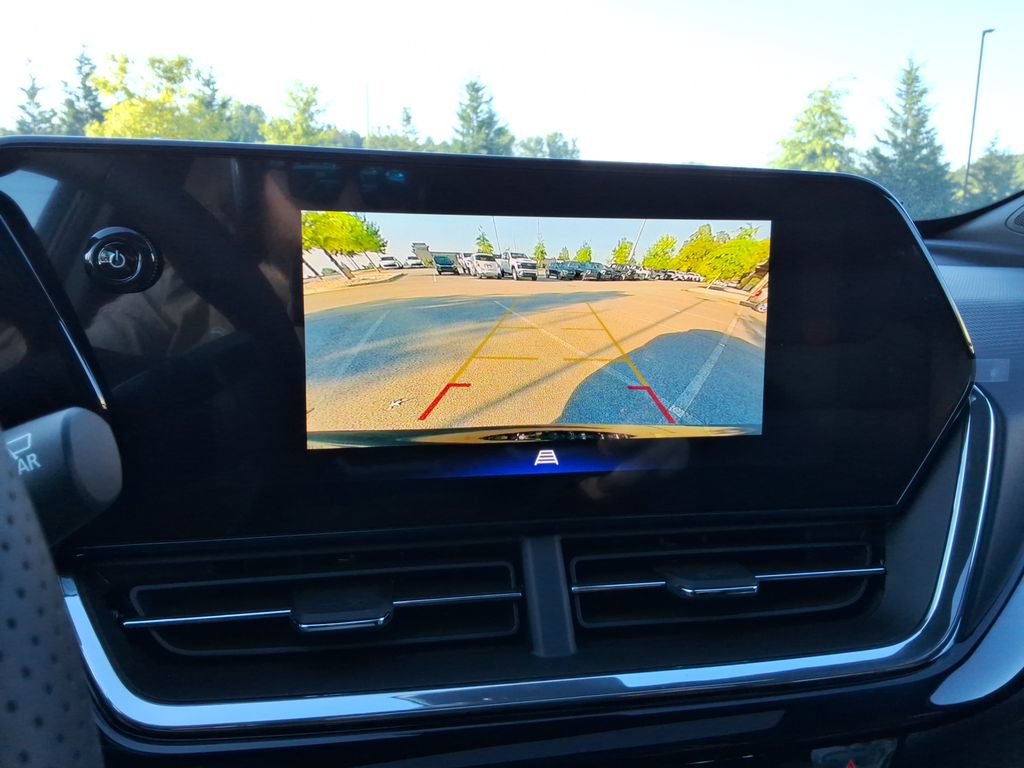 New 2026 Chevrolet Trax RS w/ Sunroof Package FWD image 29