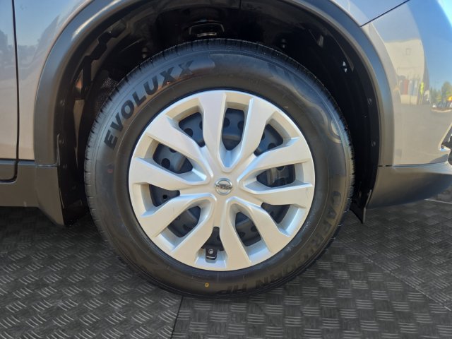 Used 2016 Nissan Rogue S w/ Appearance Package AWD/4WD image 35