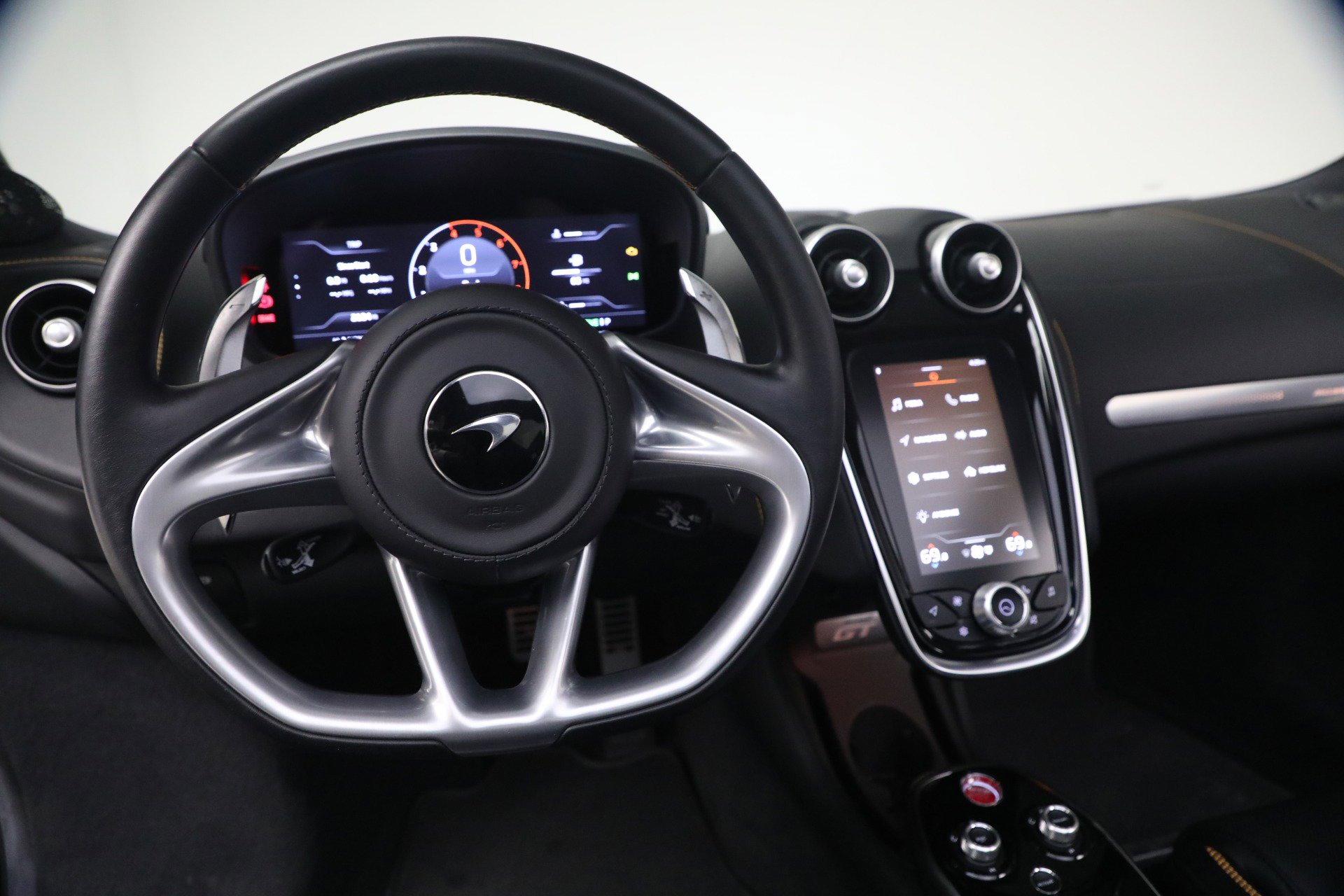 Used 2023 McLaren GT RWD image 32