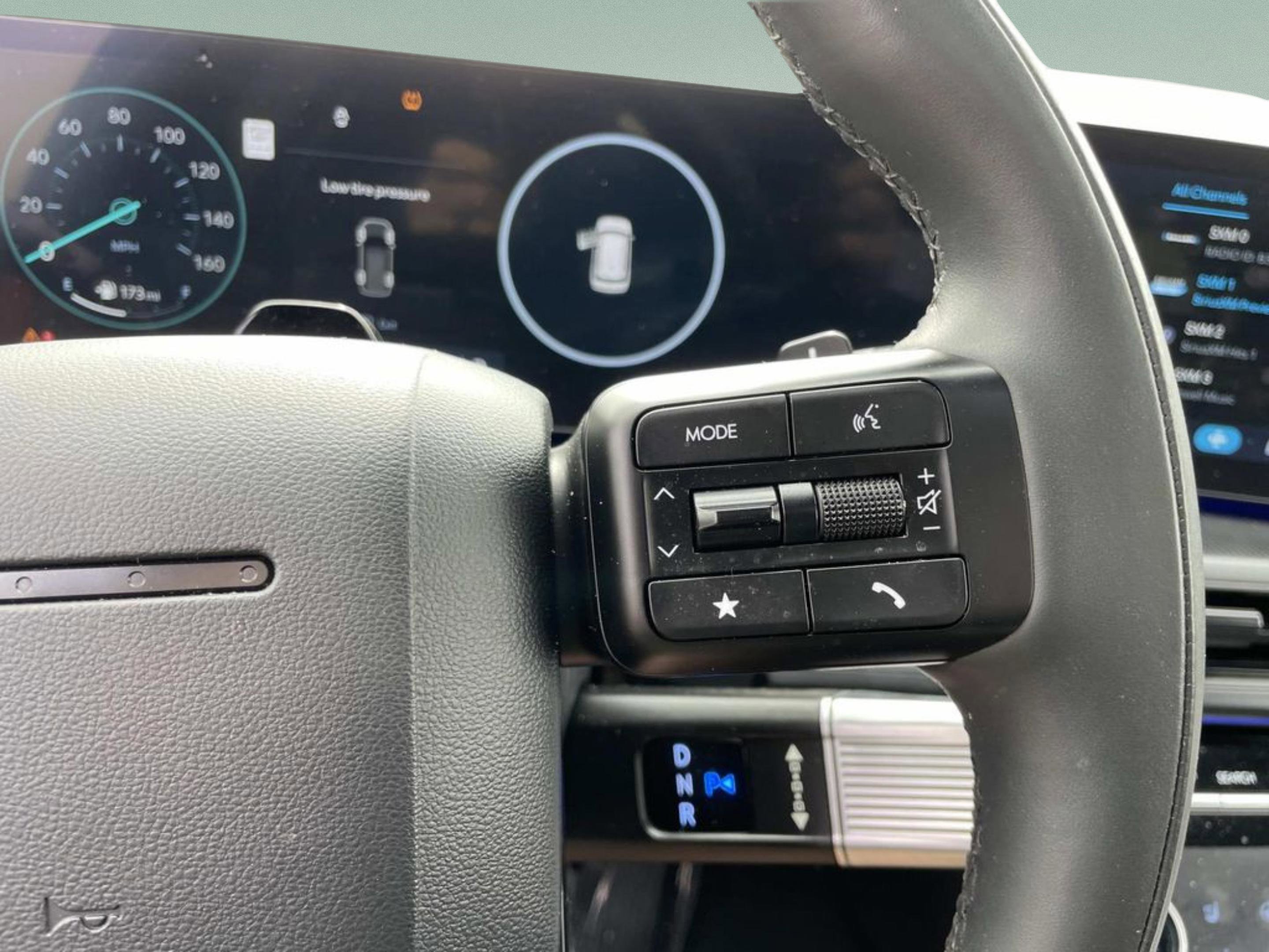 Used 2024 Hyundai Santa Fe Calligraphy image 28