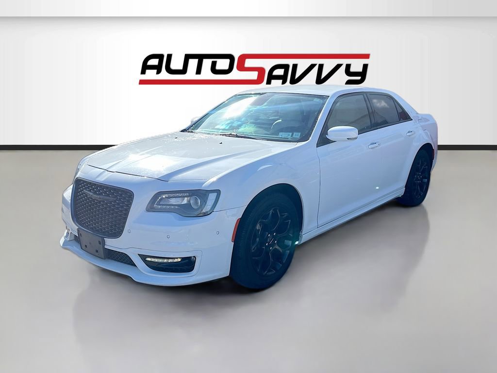 Used 2023 Chrysler 300 Touring L image 3