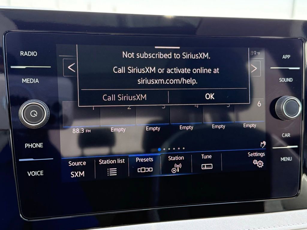 Certified 2025 Volkswagen Taos SE FWD image 18