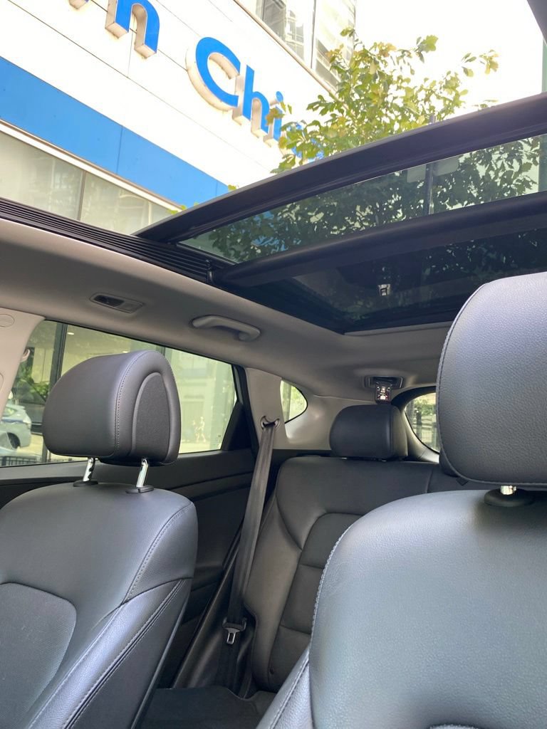 Used 2018 Hyundai Tucson Limited w/ Ultimate Package 02 FWD image 9