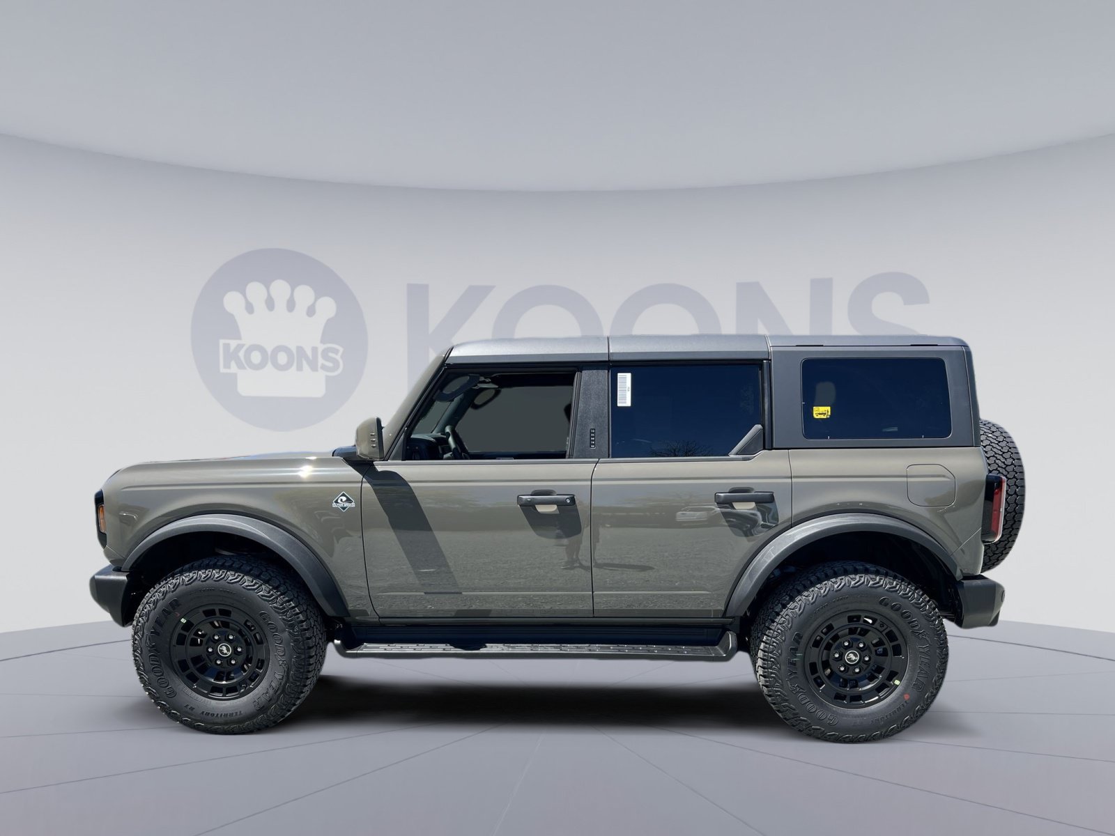 New 2026 Ford Bronco Outer Banks w/ Sasquatch Package AWD/4WD image 2