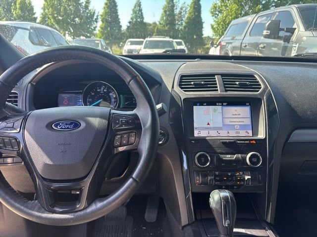 Used 2019 Ford Explorer XLT w/ Equipment Group 202A FWD image 11