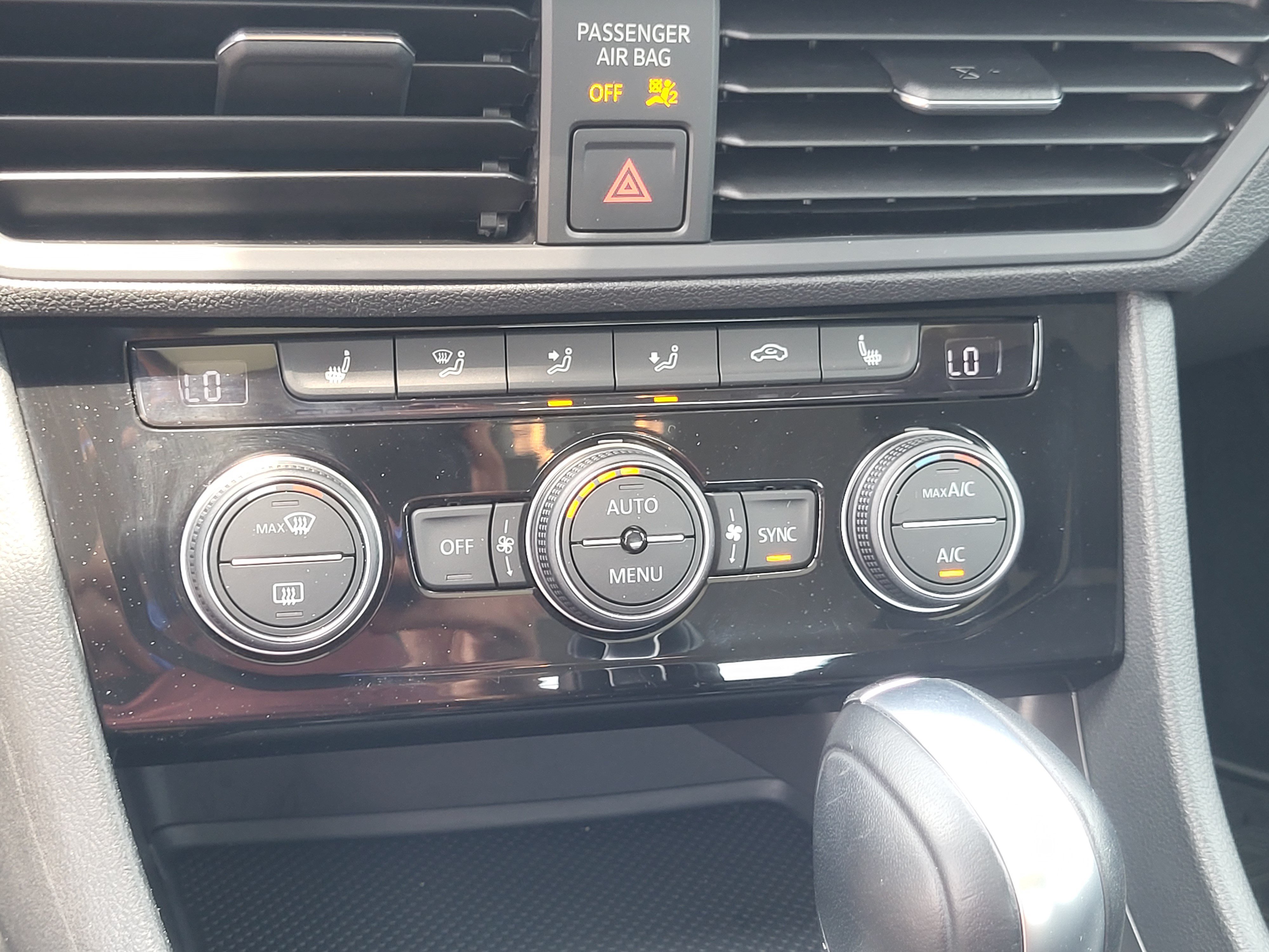 Used 2019 Volkswagen Jetta SEL FWD image 19
