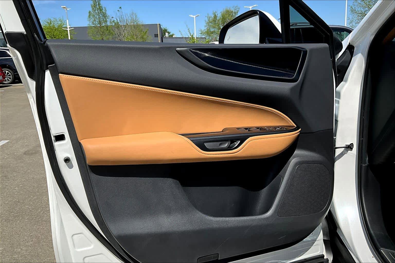 Used 2025 Lexus NX 250 FWD w/ Accessory Package (Z1) image 19